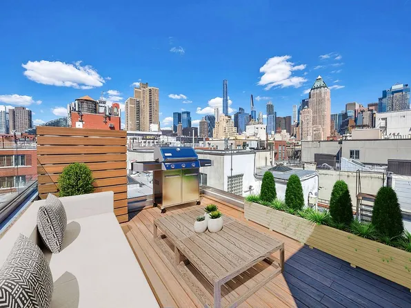521 W 47th St APT 4D, New York, NY 10036