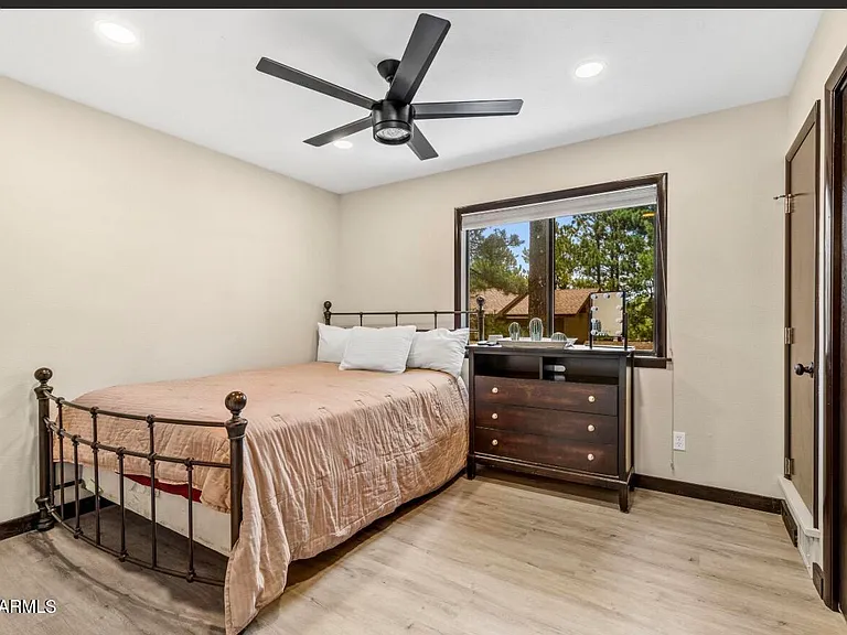 2803 N Carefree Cir — Photo 16