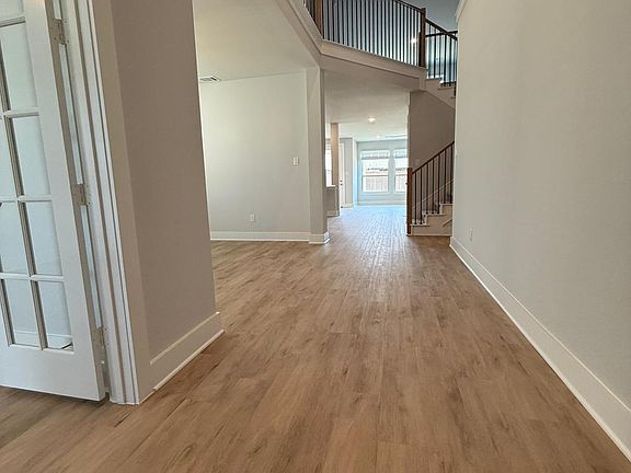 4th image of 65101 Elaine Ct