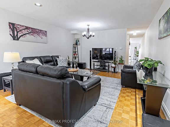 2nd image of 7 Mulock Ave