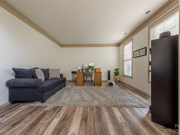 4th image of 2472 N Legacy Park Blvd