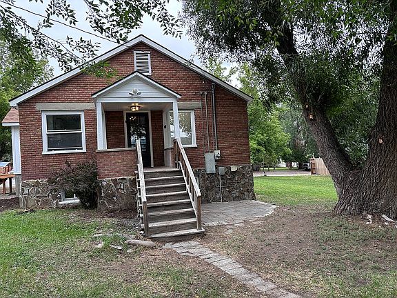 Side entrance from garage