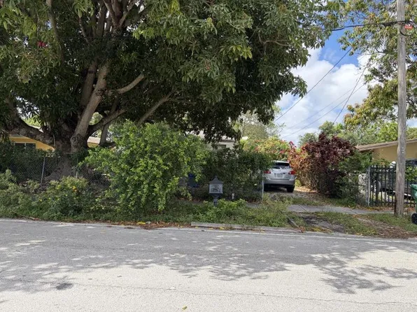 2021 NW 87th Street, Miami, FL 33147