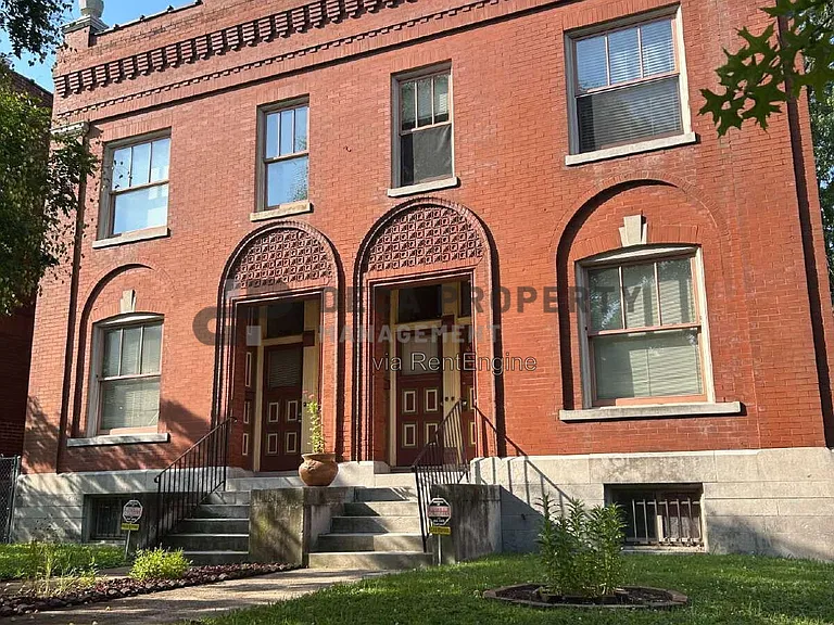 2304 Russell Blvd #1E — Photo 2