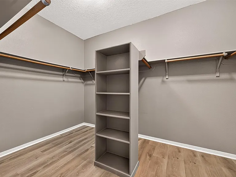 14402 Barker Pelican Ct — Photo 32
