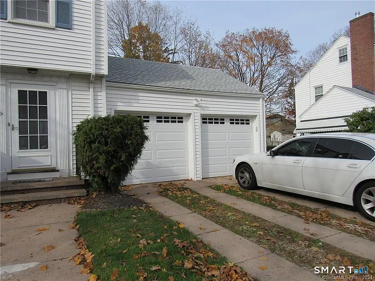 36 Rochford Ave — Photo 3