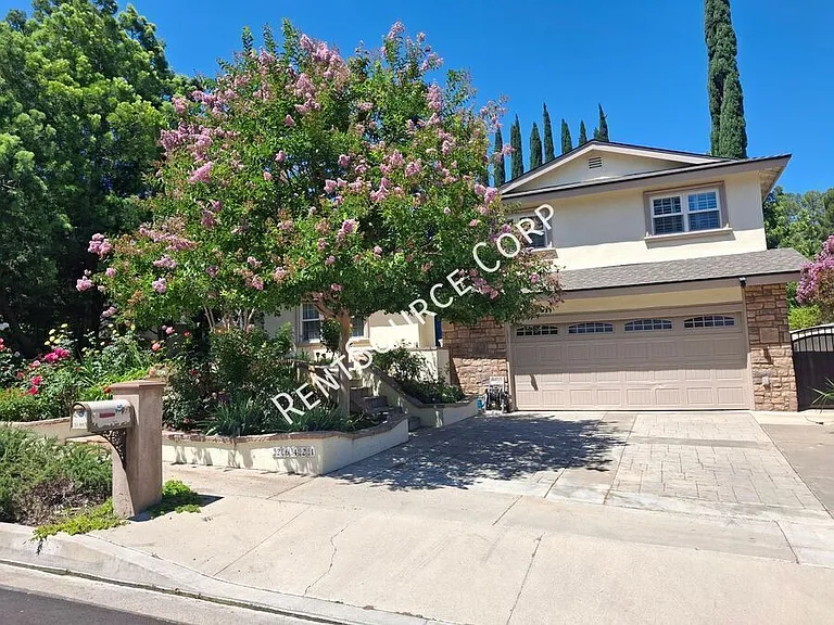26421 Torrey Pines Dr — Photo 2