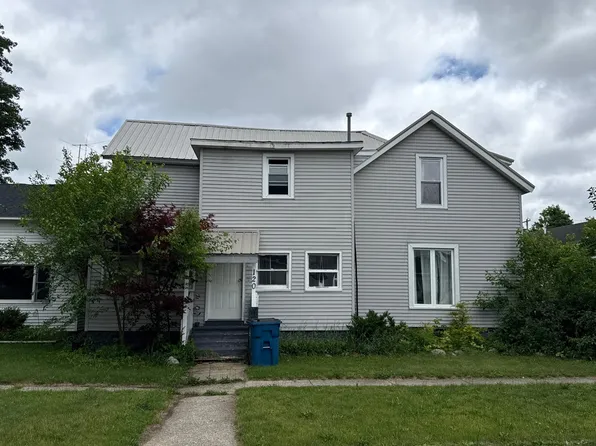 120 N Lincoln St, Howard City, MI 49329