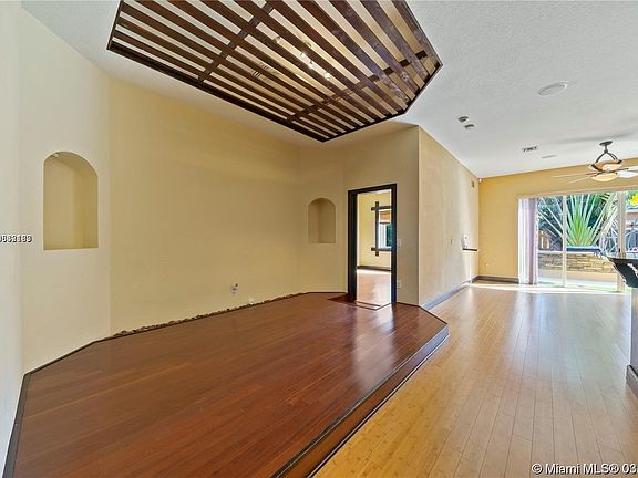 4th image of 3520 NE 10th Dr #0