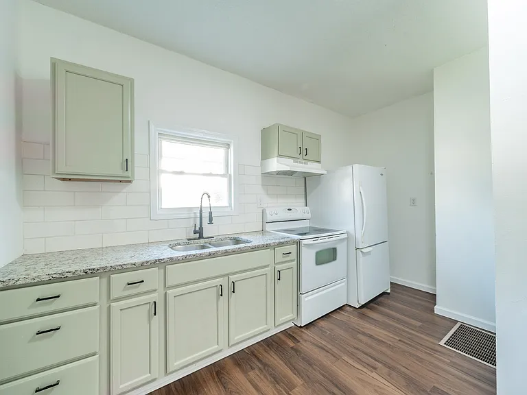 1701 Fletcher Ave #B — Photo 2