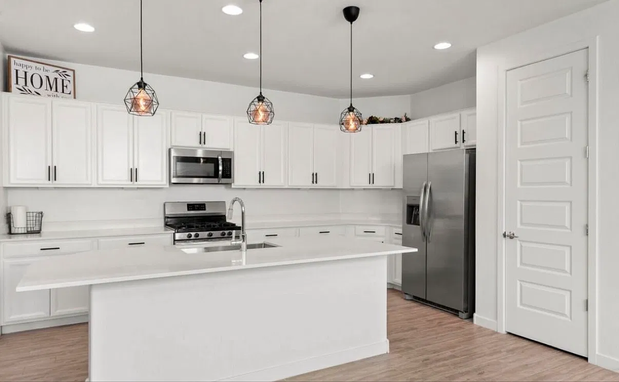 4 bed, 1925 sqft, $3,100 — Photo 2