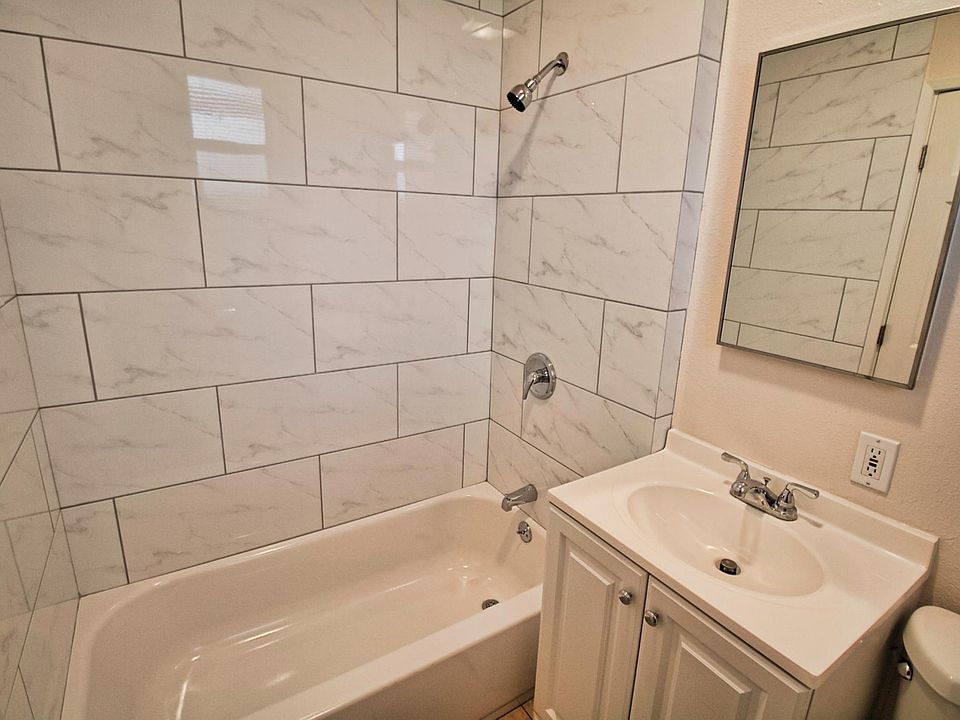 2nd image of 10931 California Ave #10963