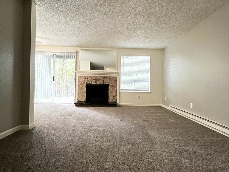 Sunset Ridge Apartments — Photo 22
