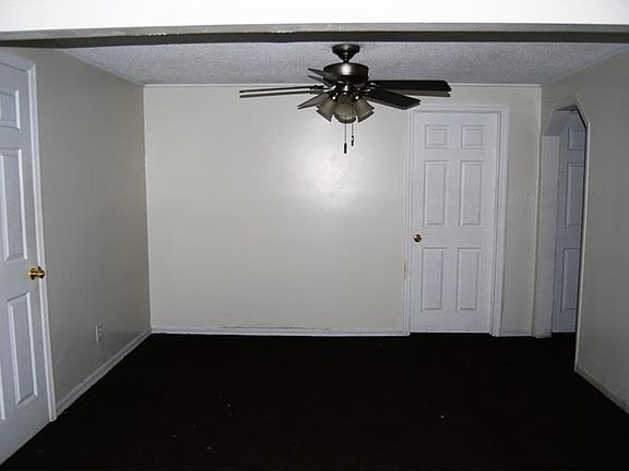 3rd image of 2132 Elizabeth St