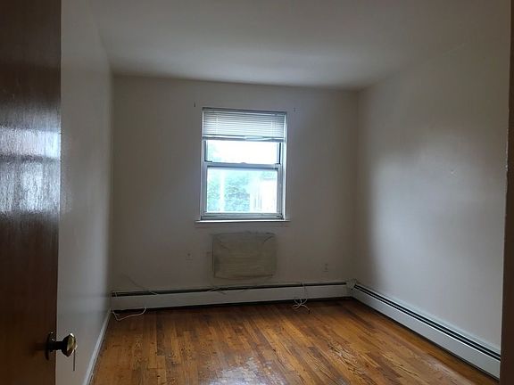 4th image of 744 E 85th St #1