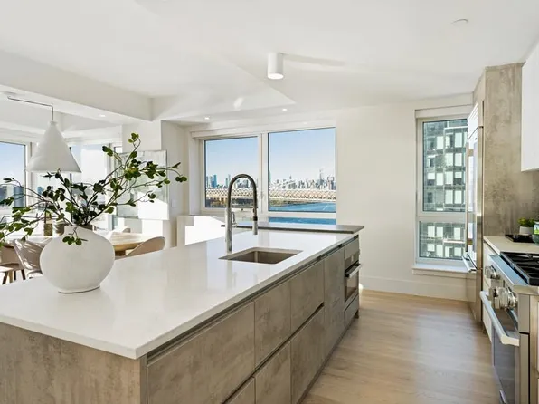 440 Kent Avenue image 4 of 15