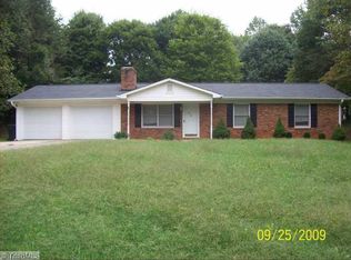 447 Raven Ridge Rd, Kernersville, NC 27284