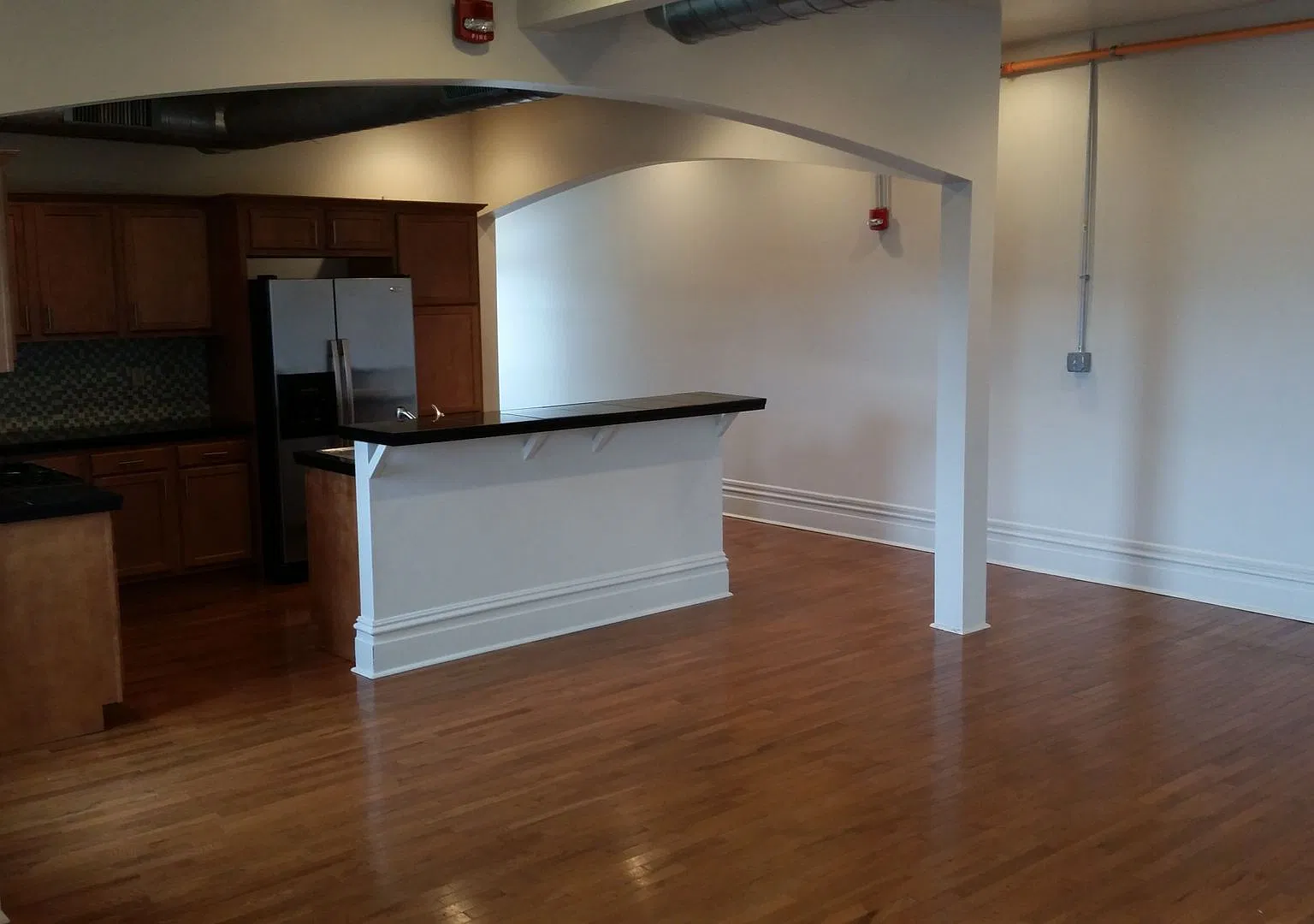 2405 Sarah Street — Photo 3