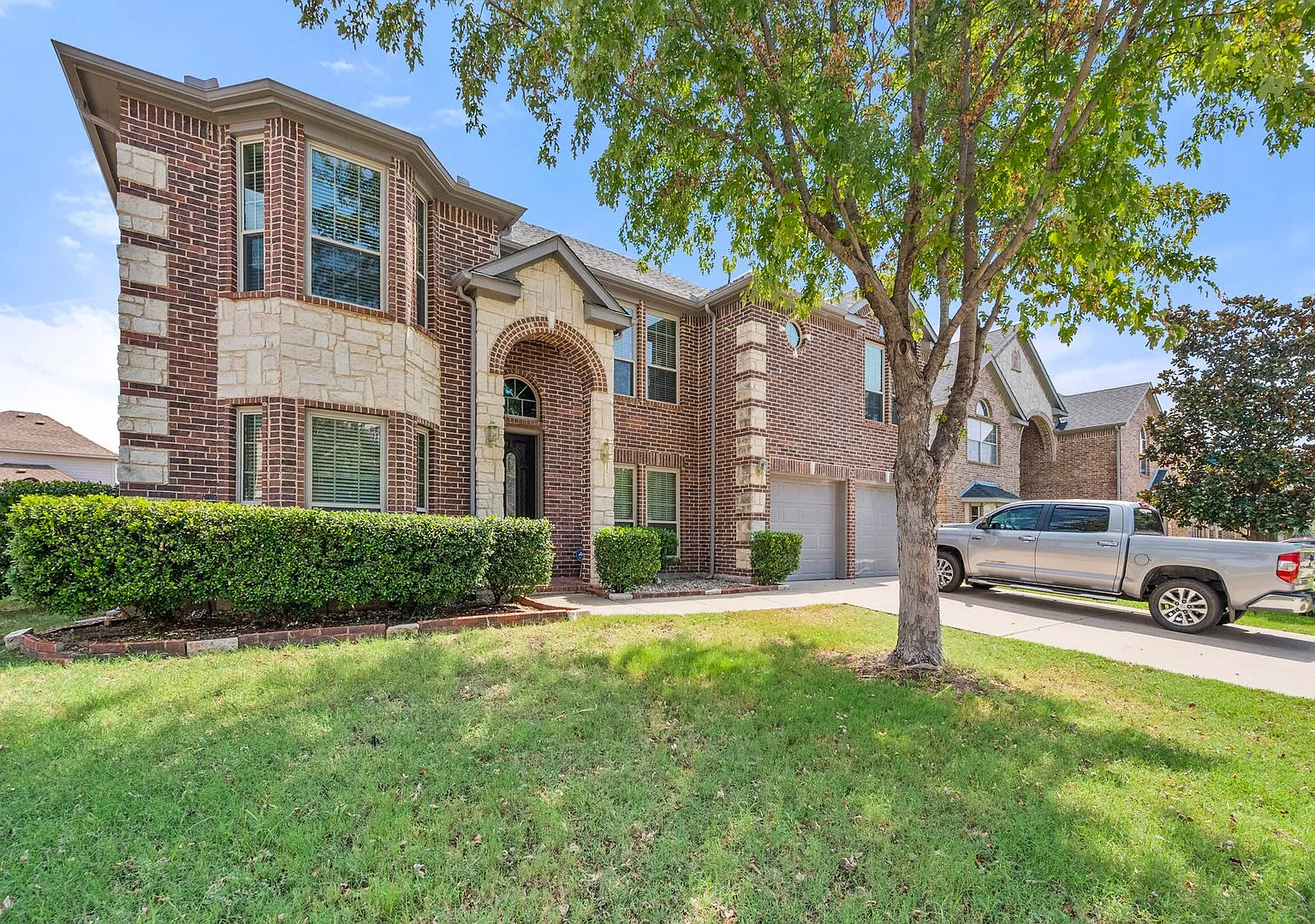 5 bedroom, 3 bath home in highly sought after Villages At Spring Lake Community — Photo 3