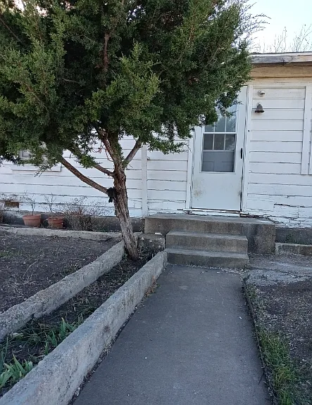 204 Rock Ave — Photo 2