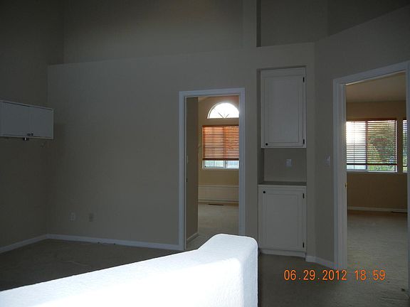 UPSTAIRS LOFT POSSIBLE 4TH BEDROOM