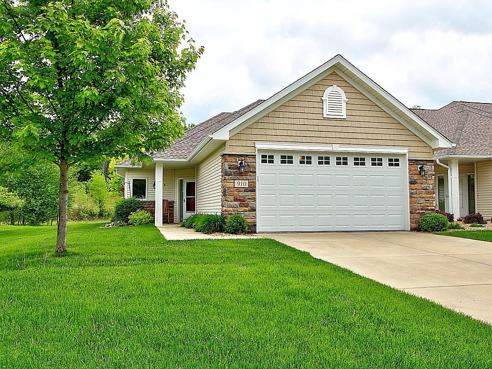 1st image of 910 Briarwood Dr