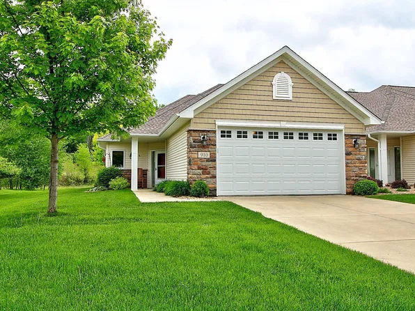 910 Briarwood Dr, Red Wing, MN 55066