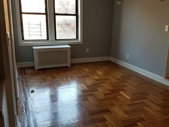 4th image of 4307 42nd St APT 4J