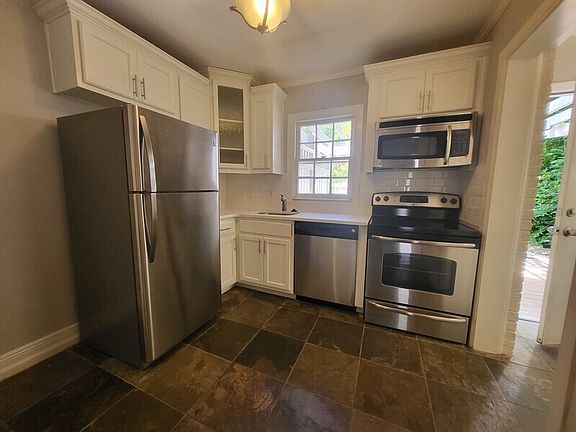 5th image of 224 S Laurel Ave