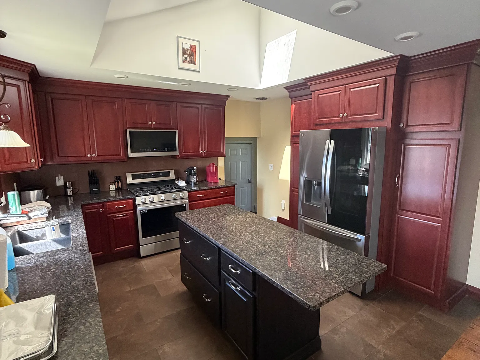 4 bed, 2900 sqft, $1,400 — Photo 2
