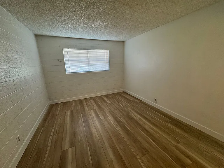 615 S Royal Crest Cir #11 — Photo 9