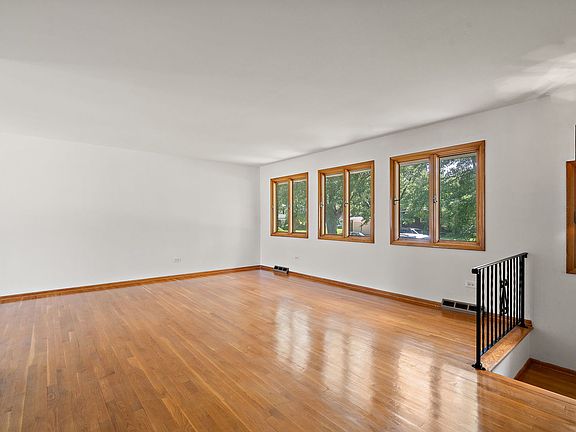 4th image of 2926 191st St
