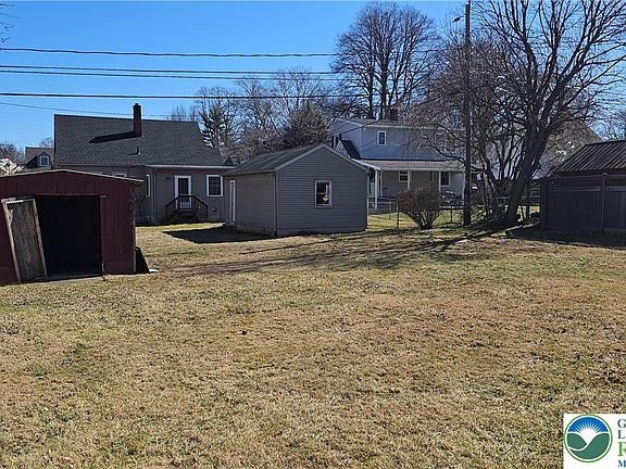 5th image of 301 Tobias Dr