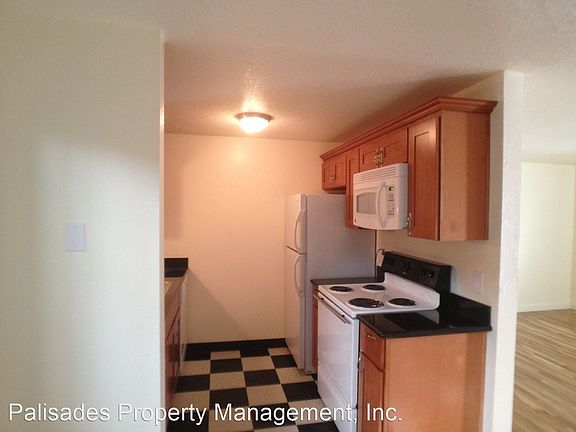 3rd image of 715 SE 29th Ave #3696089