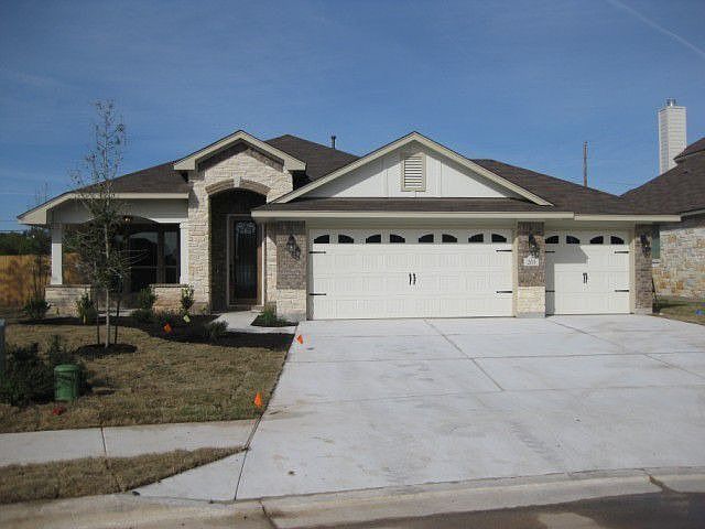 3 car garage on large cul-de-sac 