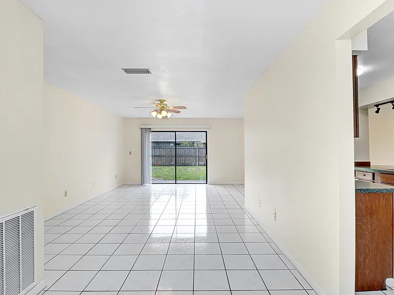 4016 Mountain Springs Ln — Photo 10