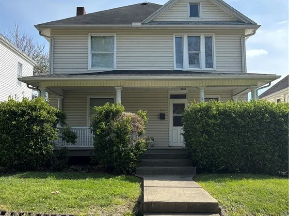 707 Locust St, Coshocton, OH 43812