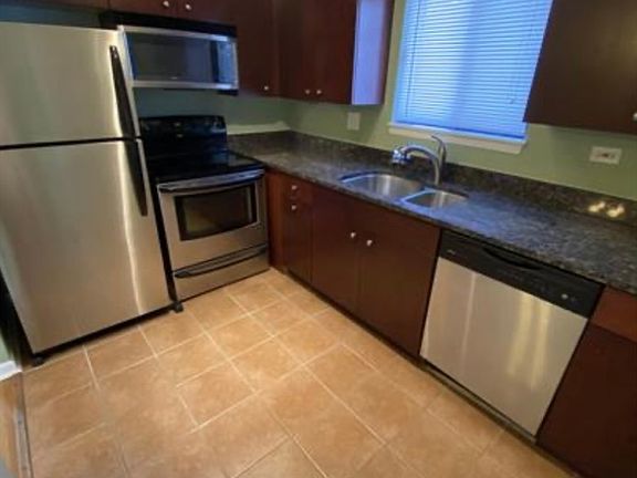 4th image of 440 E Osage Ln APT 1B
