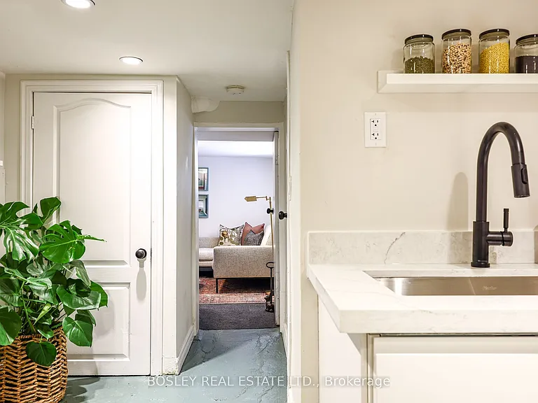 16 Hallam St #BASEMENT — Photo 25