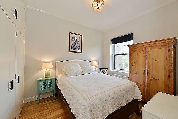 Sold by Nest Seekers International | media 4