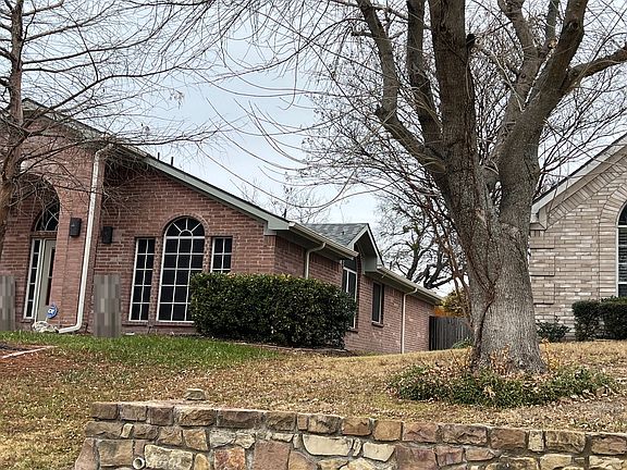 2nd image of 1059 Pondview Dr
