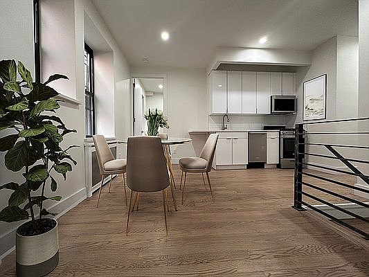 1st image of 455 Hudson St APT 2