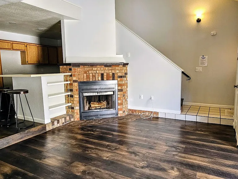 976 W Arrow Hwy #A — Photo 4