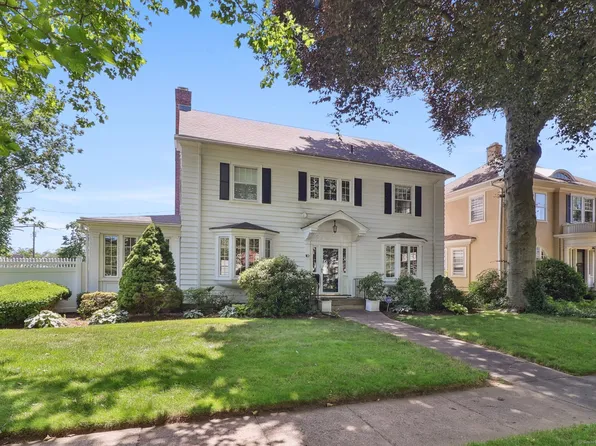 110 Westwood Road, New Haven, CT 06515