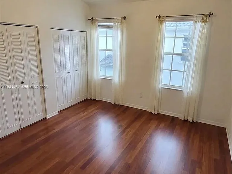 721 SW 148th Ave — Photo 4