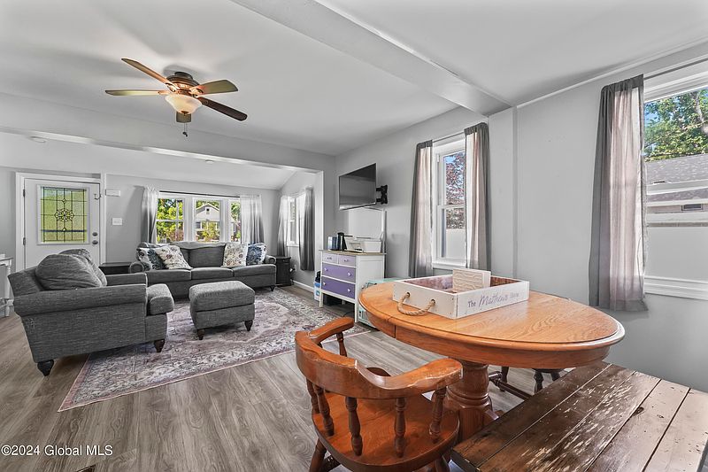 3rd image of 1011 Mann Avenue
