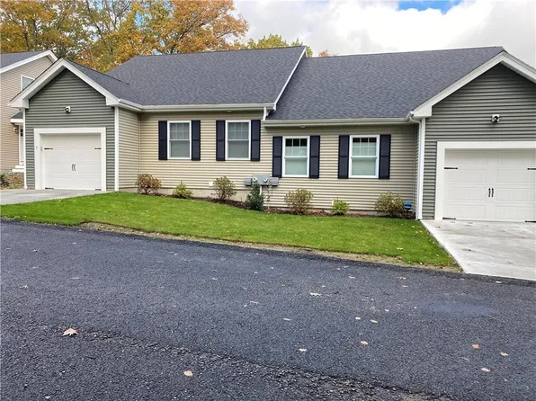 29 Lily Ln, West Warwick, RI 02893