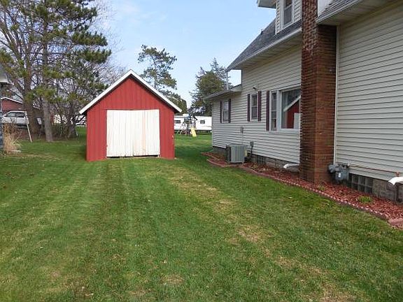 Shed w/ electricity 