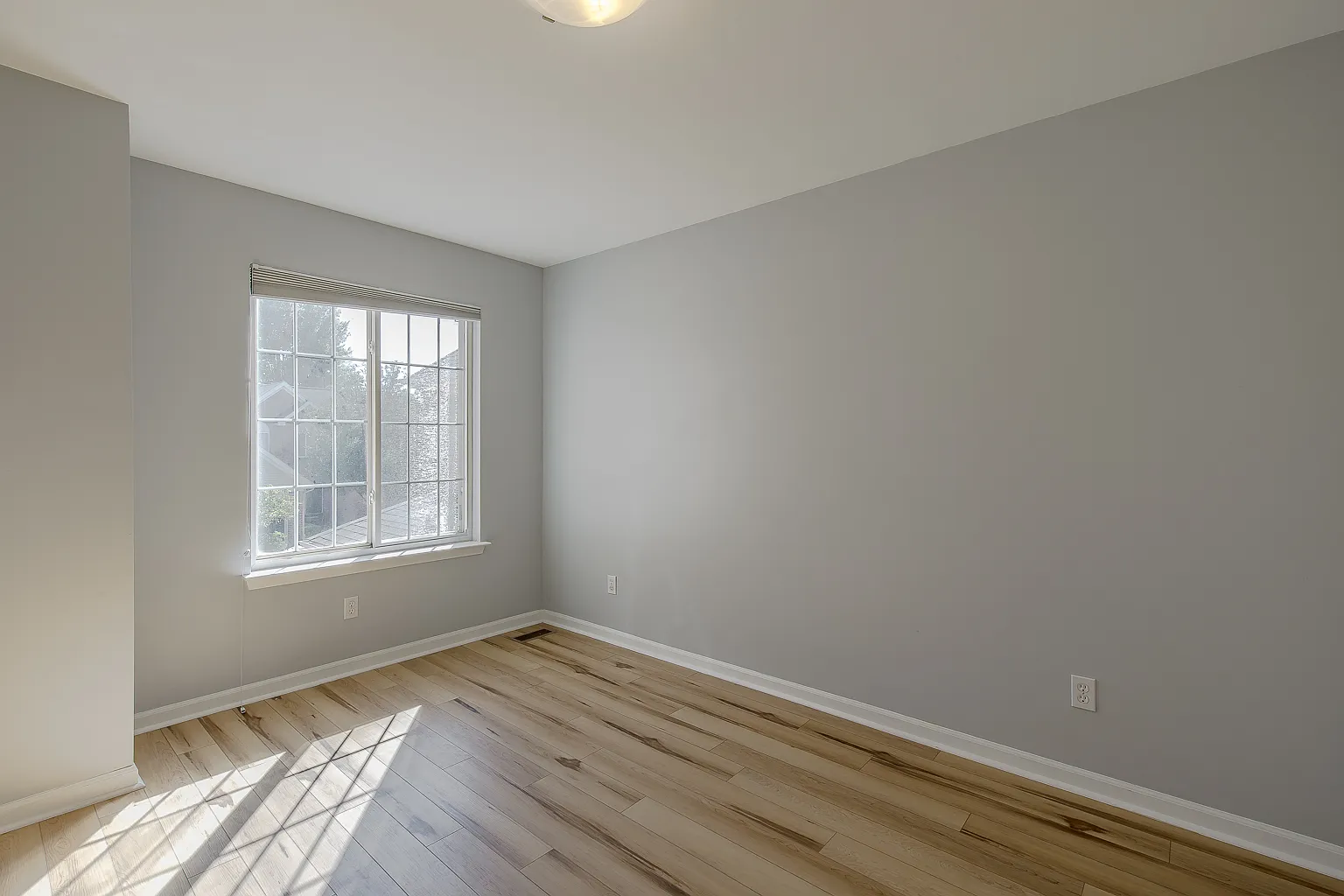 3 bed, 1615 sqft, $2,900 — Photo 3