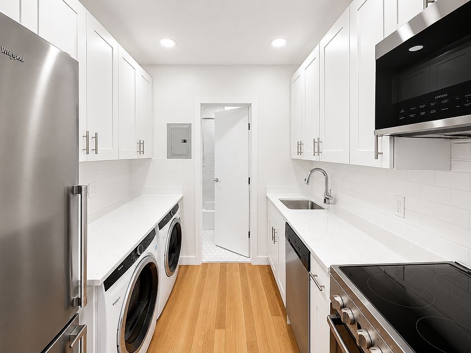 2nd image of 75 Pineapple St APT 5B